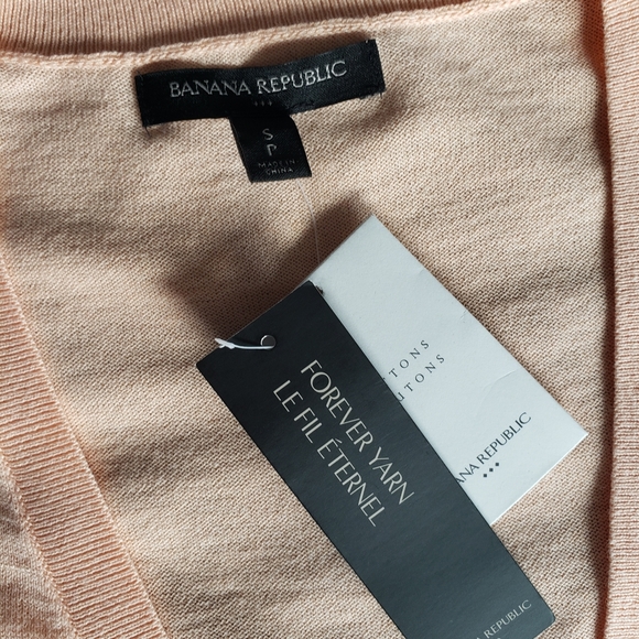 Banana Republic Cardigan, Small in Peach - Picture 3 of 4